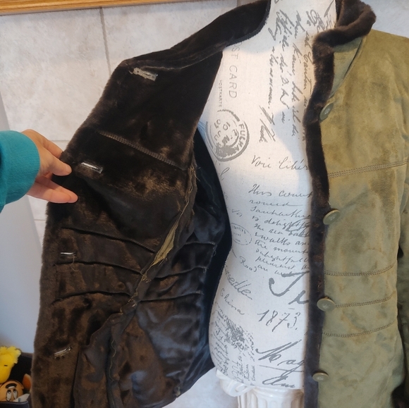 Regent Park Large Winter Coat Faux Suede Olive Green And Brown Trim. - Picture 9 of 13